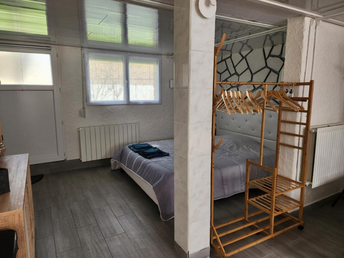 Studio, Pas De Collocation Possible Warmeriville Buitenkant foto