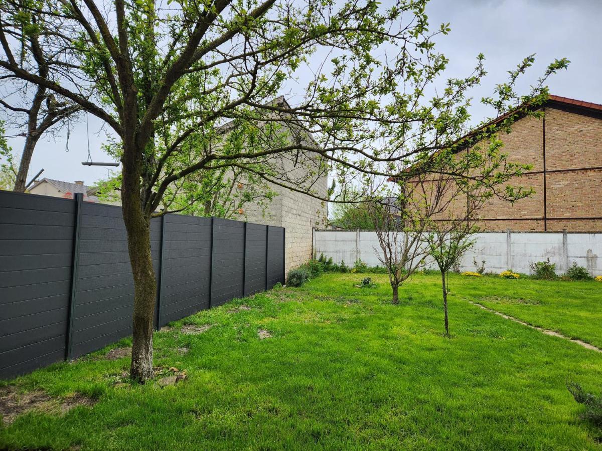 Studio, Pas De Collocation Possible Warmeriville Buitenkant foto